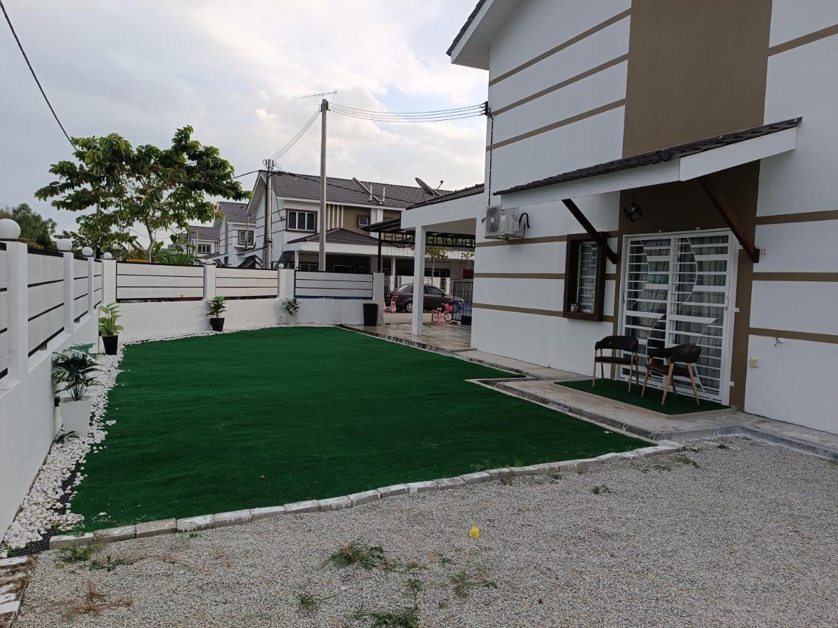 In Homestay Corner บาตู ปาฮัท ภายนอก รูปภาพ